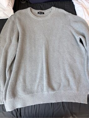 Express Men's Light Gray Crewneck Knit Sweater